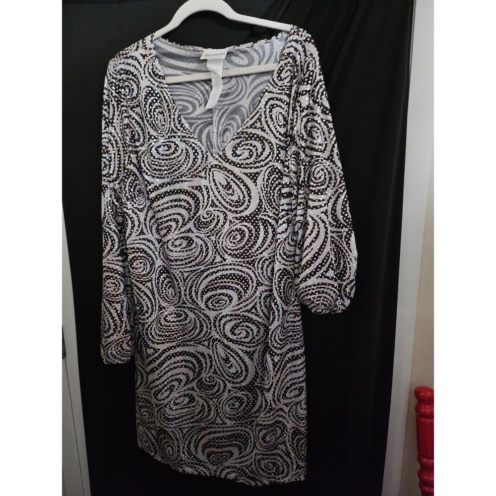 Woman's size 3x halloween costume with wig. #108